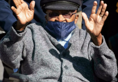 ديزموند توتو كبير أساقفة جنوب افريقيا