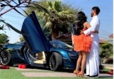 لحظة إهداء زوج فوز العتيبي للفاشنيستا السعودية سيارة فاخرة