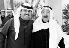 الشاعر دعيج الخليفة الصباح مع أمير الكويت الراحل