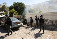 رام الله - احتجاز 20 فلسطينيا في سنجل وإخضاعهم للتحقيق الميداني