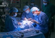 مستشفى حمد يستأنف عمليات زراعة القوقعة لأطفال غزة