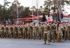 جنود أميركيون يصلون قاعدة عسكرية في لاتفيا