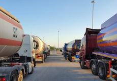 شاحنات محملة بالغاز والوقود على معبر كرم أبو سالم - أرشيف