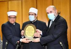 الهباش والبكري وجمعة يكرمون الأئمة