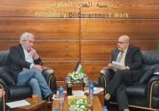 لقاء الدعليس مع المنسق الخاص للأمم المتحدة في غزة