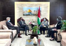 وزيرة الصحة مي الكيلة مع القنصل الإيطالي