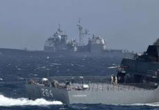 سفن حربية تمر في الاراضي التركية