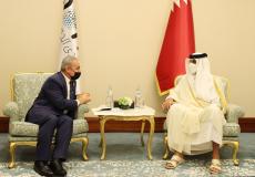 لقاء اشتية مع أمير دولة قطر