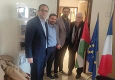 اتفقتا على عقد التوأمة .. وفد من بلدية جباليا النزلة يلتقي برئيس بلدية كريه في فرنسا