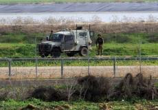 الجيش الإسرائيلي المتمركز على السياج الفاصل على حدود قطاع غزة