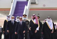 ولي العهد السعودي يستقبل السيسي بعد وصوله الرياض