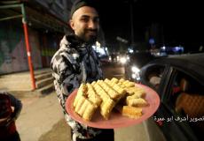 حلوى في غزة ابتهاجا في عملية تل ابيب