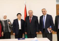 وزير التعليم العالي يلتقي خبيراً من البنك الدولي