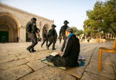 الشرطة الاسرائيلية تقتحم باحات المسجد الاقصى