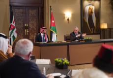 ملك الأردن خلال استقباله أعضاء اللجنة الوزارية العربية