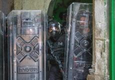 قوات الاحتلال تقتحم المسجد الاقصى وتقمع المصليين