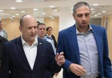 رئيس الوزراء نفتالي بينيت ومدير طاقمه تال غان تسفي