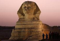 تمثال أبو الهول مغمض العينين