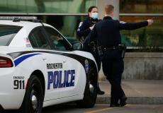 8 قتلى في عملية إطلاق نار بمركز للتسوق في نيويورك