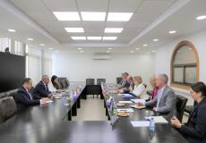 تحضيراً لزيارة الرئيس الأمريكي لفلسطين .. الشيخ يلتقي وفداً أمريكياً