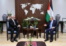 محمد اشتية مع المبعوث النرويجي لعملية السلام