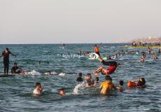 بلدية غزة تحذر من خطر السباحة اليوم وغد وتمنعها الخميس والجمعة