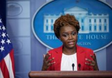 متحدثة البيت الأبيض تثير جدلًا واسعًا بعبارة واحدة