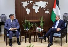 اشتية يبحث مع نائب رئيس مجموعة البنك الدولي تنفيذ مشاريع لقطاع الطاقة والاقتصاد الرقمي