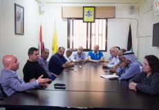 أبو هولي ووفد من استشارية الأونروا يتفقدون مخيم اليرموك