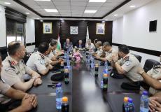 اشتية يتفقد جهاز الضابطة الجمركية برام الله