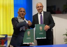 رئيس بلدية غزة يوقع اتفاقية توأمة مع بلدية كالنشت في رومانيا