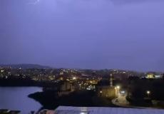 مدينة أبها السعودية تشهد هطولا للامطار وعواصف رعدية