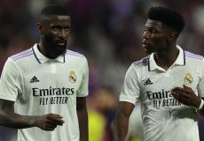 لاعبا ريال مدريد تشاوميني وروديجير
