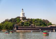 حجر أكثر من ألفي سائح بمدينة صينية ساحلية بسبب ارتفاع أعداد الإصابات بفايروس كورونا