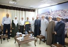 التشريعي بغزة  يتسلم مشروع قانون الأحوال الشخصية من القضاء الشرعي