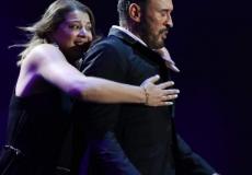 دوره، تعامل كاظم الساهر بهدوء مع الموقف، وتحدث إلى المعجبة برفق والتقط صورة معها، كما رافقها حتى نزلت من المسرح بأمان ثم عاد إلى الغناء