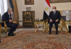 لقاء سابق بين الرئيس المصري عبد الفتاح السيسي ورئيس الوزراء الإسرائيلي لبيد