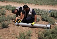 خبراء متفجرات يتخلصون من صاروخ قبة حديدية غير منفجر شمال غزة