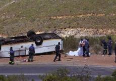 حادث سير انقلاب باص لنقل الركاب