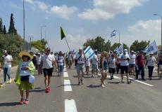 مسيرة عائلة "غولدين" تقترب من حدود قطاع غزة