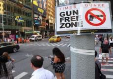 ما قصة لافتات تحذيرة للأمريكيين في شوارع نيويورك