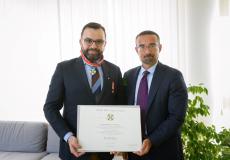 الرئيس الإيطالي يمنح الدكتور إيهاب بسيسو وسام النجمة الإيطالية برتبة فارس