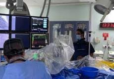 روبوت يجري عملية قسطرة قلبية في أحد مستشفيات السعودية