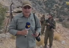 مراسل قناة لبنانية يظهر على بُعد أمتار من جنود الاحتلال