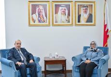 جانب من لقاء سفير فلسطين لدى البحرين خالد عارف مع وزيرة الصحة البحرينية