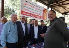 وزير الزراعة يفتتح موسم قطف التمور في الأغوار