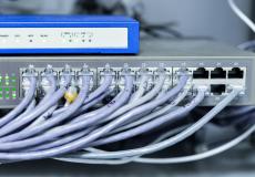 أفضل 10 مواقع لقياس سرعة الإنترنت الحقيقية بالميجا لعام 2022