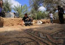 مزارع فلسطيني من غزة يكتشف لوحة فسيفسائية نادرة