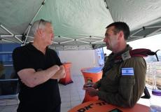 وزير الجيش االاسرائيلي بيني غانتس مع رئيس اركان الجيش الاسرائيلي الجديد هارتسي هاليفي