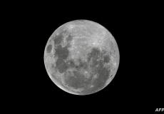 الإمارات تستعد لإطلاق أول مركبة فضائية الى القمر